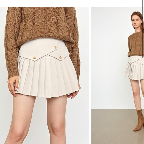 Zara Dresses & Skirts - Beige Pleated Skirt